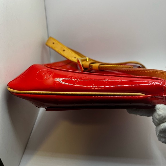 GUC Louis Vuitton Red Vernis Thompson Street Bag - Picture 10 of 11